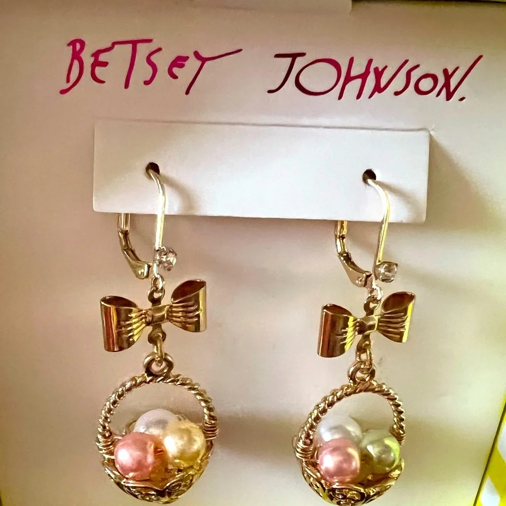 New Betsey Johnson Egg Basket Earrings - Picture 5 of 8
